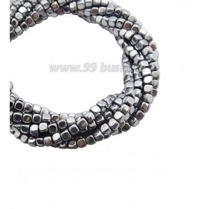 Натуральный камень ГЕМАТИТ кубик 2*2 мм, цвет серебристый, 40 см/нить