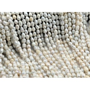 Бусины из жемчуга овал 6*9мм белый, 33см, 40 бусин.