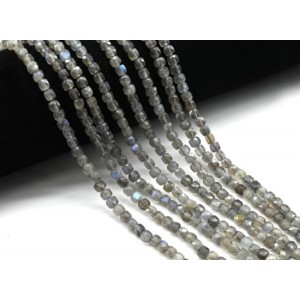 Бусины из лабрадорита кубик гр.4мм, 39см, 95 бусин Бусины из лабрадорита кубик гр.4мм, 39см, 95 бусин