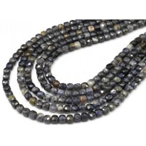 Бусины из иолита кубик гр.4мм, 39см, 95 бусин