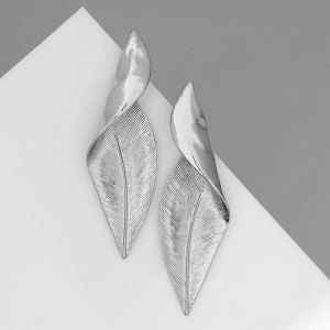 Серьги металл «Богема» скрученный листок, цвет серебро Серьги металл «Богема» скрученный листок, цвет серебро