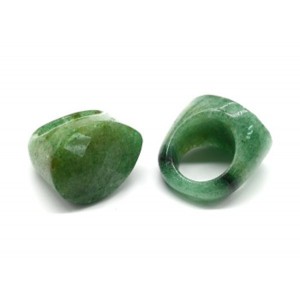 Массивный перстень из авантюрина зеленого Капля 25*30мм