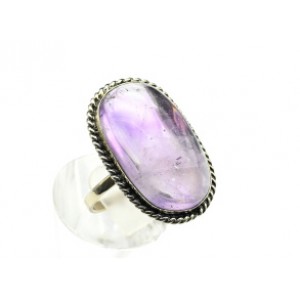 Кольцо с аметистом "Овал" 22*32мм, .