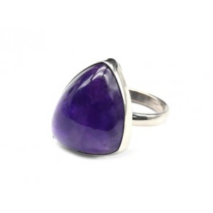 Кольцо из аметиста "Грация" 20*24мм Кольцо из аметиста "Грация" 20*24мм