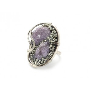 Кольцо из аметиста и пирита 27*37мм
