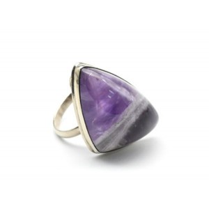 Кольцо шевронный аметист "Грация" 19*28мм.