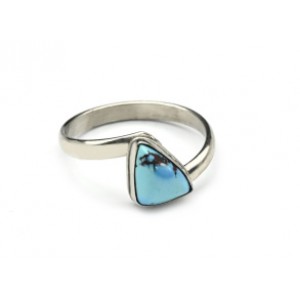 Кольцо из бирюзы "Грация" 8*9мм Кольцо из бирюзы "Грация" 8*9мм