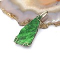Кулон из уваровита 18*37мм.