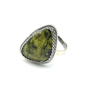 Кольцо змеевик "Грация" 17*25мм