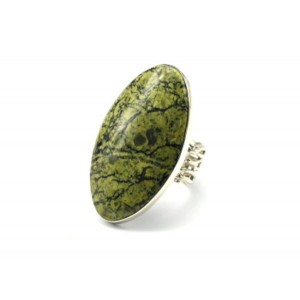 Кольцо змеевик "Овал" 23*41мм.