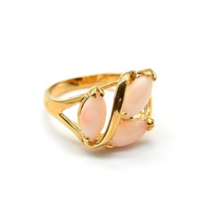 Кольцо позолоченное с кораллом "Рис"