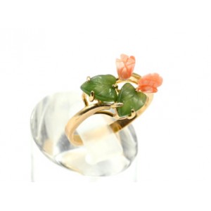 Кольцо с позолотой "Две розы" из коралла с нефритом