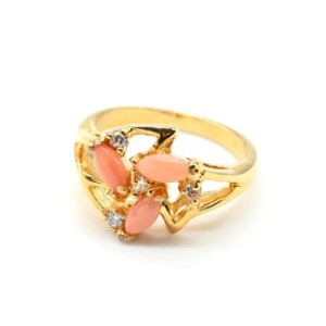 Кольцо позолоченное "Звезда" с кораллом