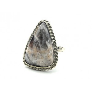 Кольцо из солнечного камня 22*31мм.