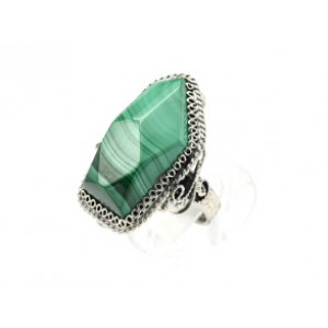 Кольцо малахит "Грация" 19*32мм Кольцо малахит "Грация" 19*32мм