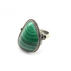 Кольцо малахит "Грация" 23*29мм, .