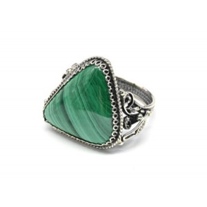 Кольцо малахит 23*23мм