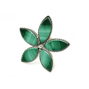 Кольцо малахит "Звезда" 26*28мм. Кольцо малахит "Звезда" 26*28мм.