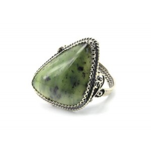 Кольцо нефрит "Грация" 24*33мм