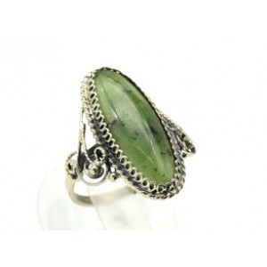 Кольцо с нефритом "Овал" 13*28мм