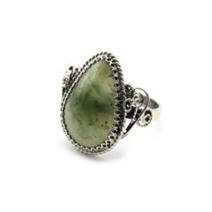 Кольцо нефрит "Капля" 17*23мм