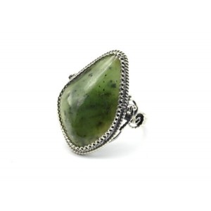 Кольцо нефрит "Грация" 25*34мм