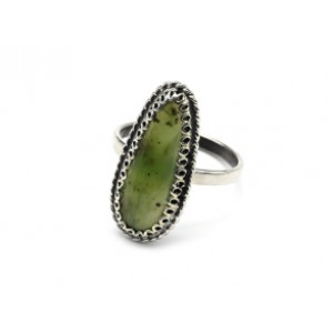 Кольцо с нефритом "Капля" 15*22мм Кольцо с нефритом "Капля" 15*22мм