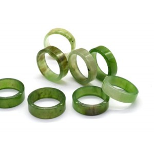 Кольцо из нефрита, ширина 7мм