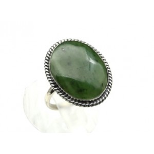 Кольцо с нефритом "Овал" 21*25мм