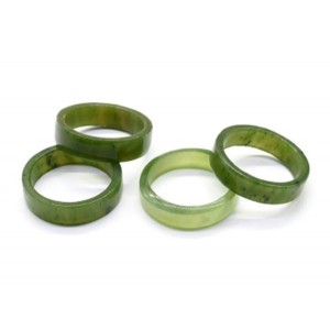 Кольцо из нефрита, ширина 5-6мм