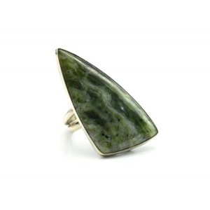 Кольцо опал зеленый (хромопал) 22*44мм Кольцо опал зеленый (хромопал) 22*44мм