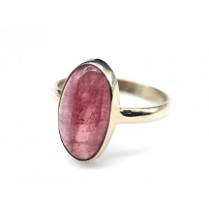 Кольцо с турмалином " Овал " 19*16мм