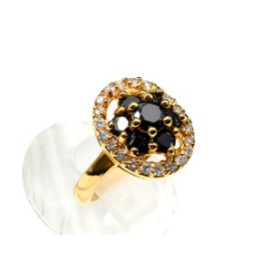 Кольцо позолоченное "Екатерина" с чёрным цирконом и белым, (иск.) Кольцо позолоченное "Екатерина" с чёрным цирконом и белым, (иск.)