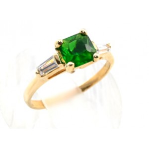 Кольцо женское "Квадрат" с цирконом зелёным,  (иск.)