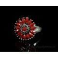 Кольцо "Ромашка"с цирконами цвет красный (иск.)