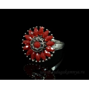 Кольцо "Ромашка"с цирконами цвет красный (иск.)