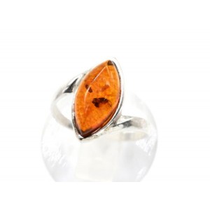 Кольцо посеребренное с янтарём рисинка 10*18мм коньячный