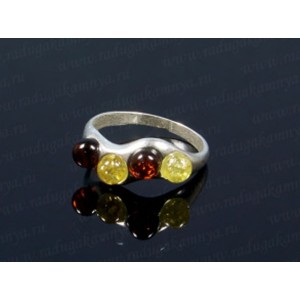 Кольцо с янтарём в посеребрении волна коньячный, медовый (иск.)