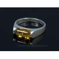 Кольцо с янтарём в посеребрении прямоугольник 10*5мм медовый (иск.)