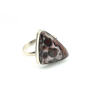 Кольцо из яшмы леопардовой 17*17мм.
