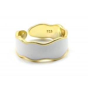 Кольцо модное с эмалью белой, золотистое (иск.)