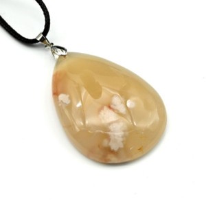 Кулон из агата сакура 34*48мм, вес 23,6 г