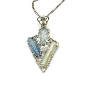 Кулон аквамарин 32*44мм.