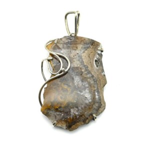 Кулон аметист 36*53мм. Кулон аметист 36*53мм.