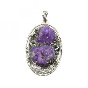 Кулон аметист и пирит 34*49мм. Кулон аметист и пирит 34*49мм.