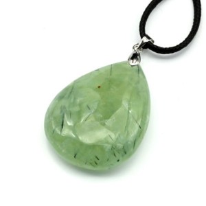 Кулон из пренита "Капля" 27*37мм, вес 16,8г Кулон из пренита "Капля" 27*37мм, вес 16,8г