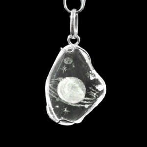 Кулон горный хрусталь резьба 22*31мм.