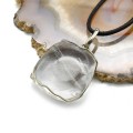Кулон горный хрусталь резьба 26*27мм.
