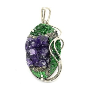 Кулон из аметиста, уваровита и пирита 29*46мм.