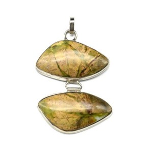 Кулон офиокальцит 31*38мм.